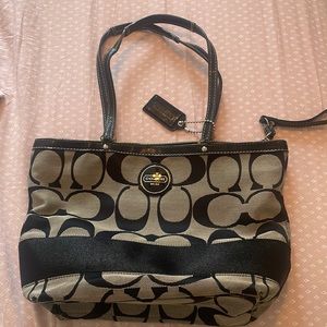 Coach medium shoulder bag